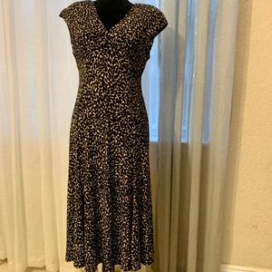 Jones New York Dress, empire silhouette, short sleeve, tan and black, Size 12